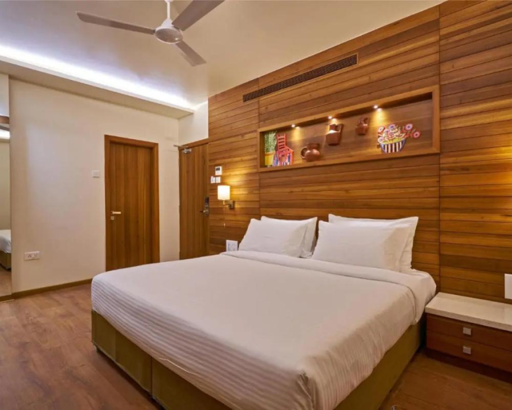 фото Hotel Atharv