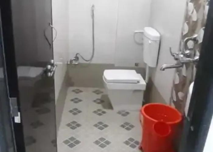 Rajhuns Deluxe Lodging