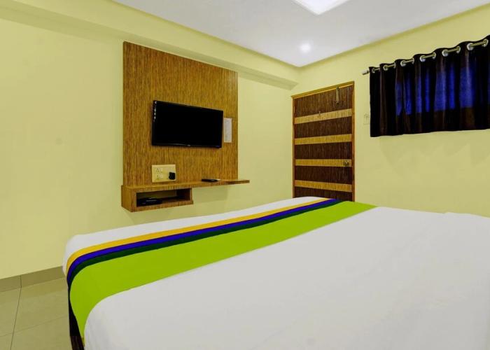 Treebo Surya Comforts, 200 Mtrs From Kolhapur Railway Station