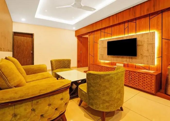 Treebo Surya Comforts, 200 Mtrs From Kolhapur Railway Station