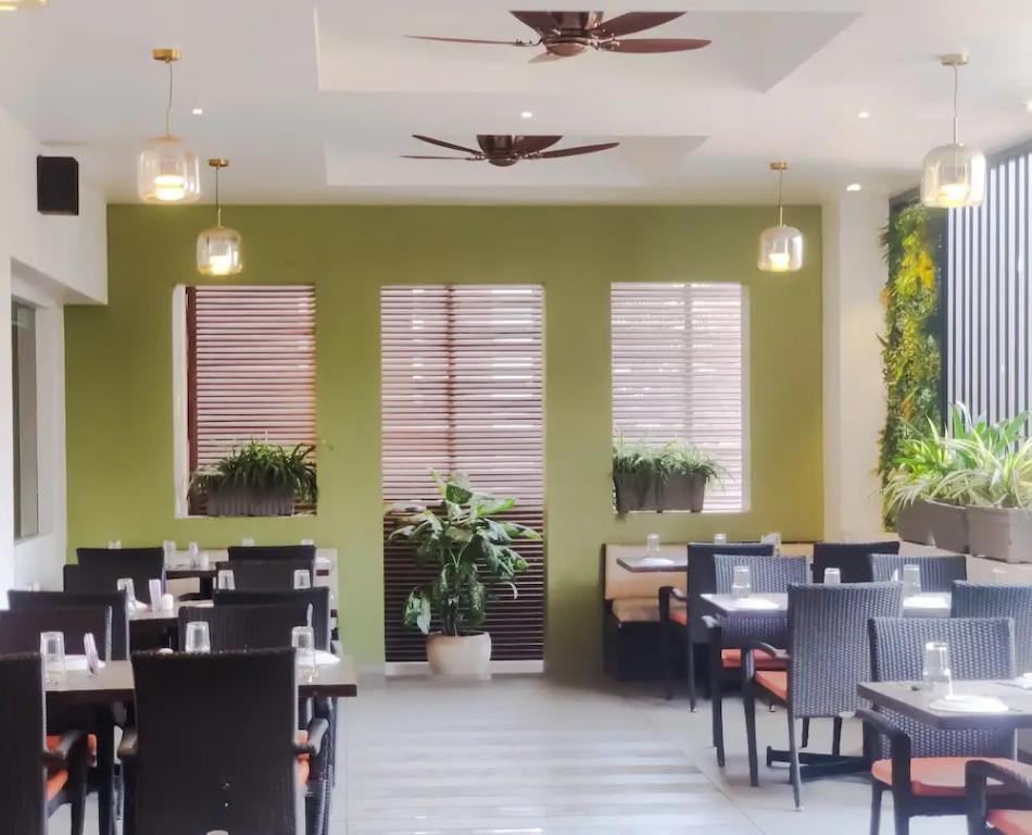 фото Regenta Place Raysons Kolhapur
