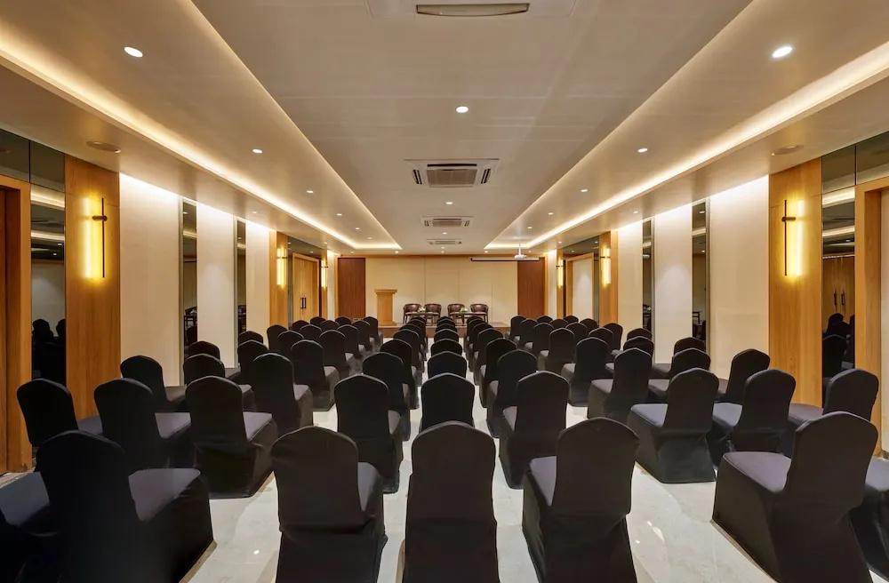 фото Regenta Place Raysons Kolhapur