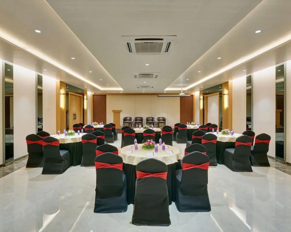 фото Regenta Place Raysons Kolhapur