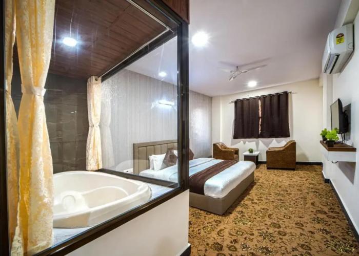 Hotel Jurkis, Kolhapur