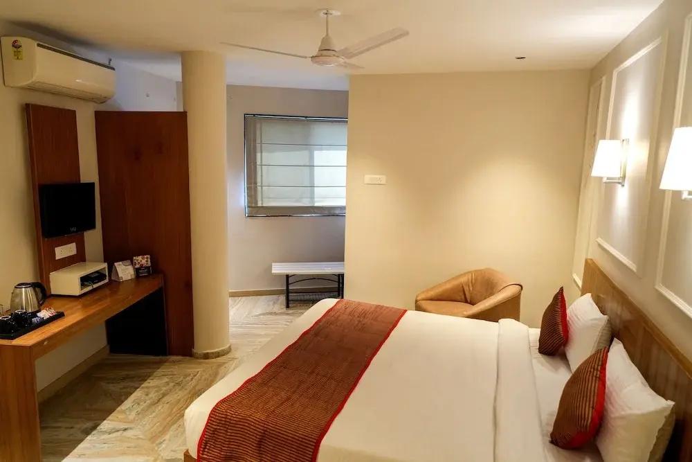 фото Alba Premier Kolhapur