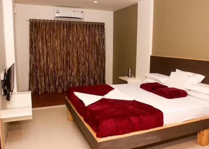 Hotel Anugraha Deluxe