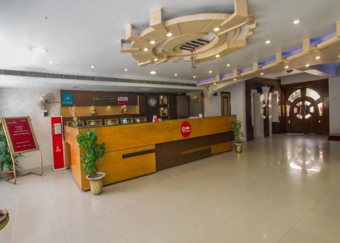 OYO 694 Hotel Malik Residency