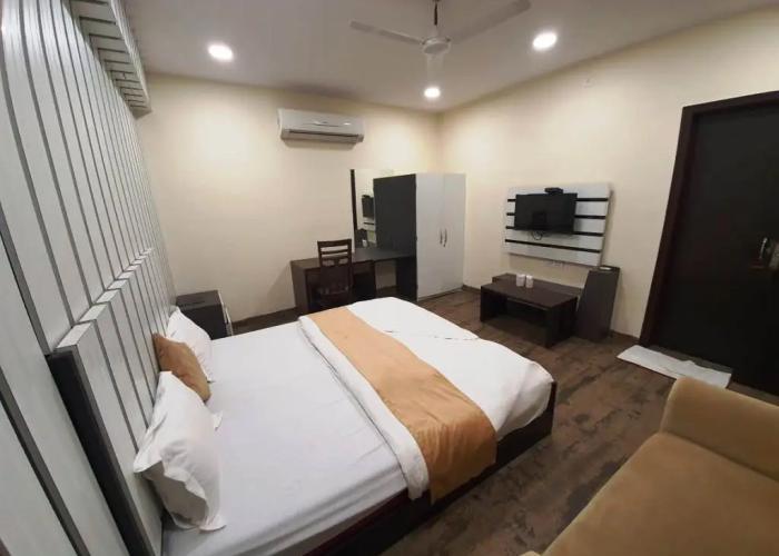 Hotel Mandakini Royal