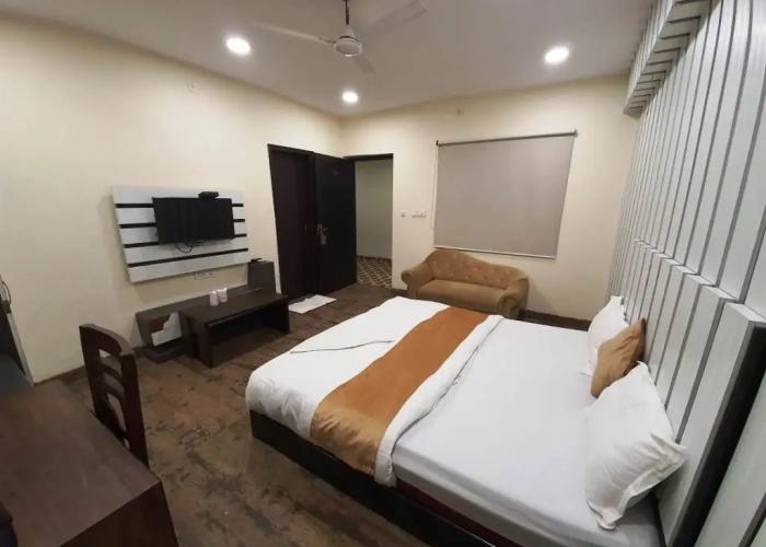 Hotel Mandakini Royal
