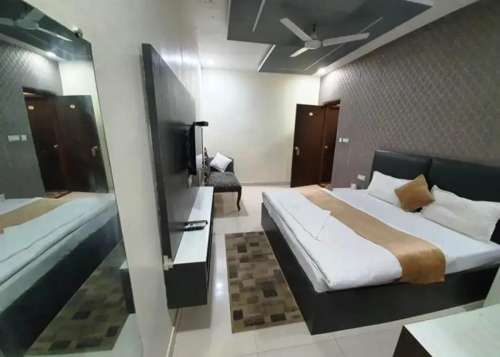 Hotel Mandakini Royal