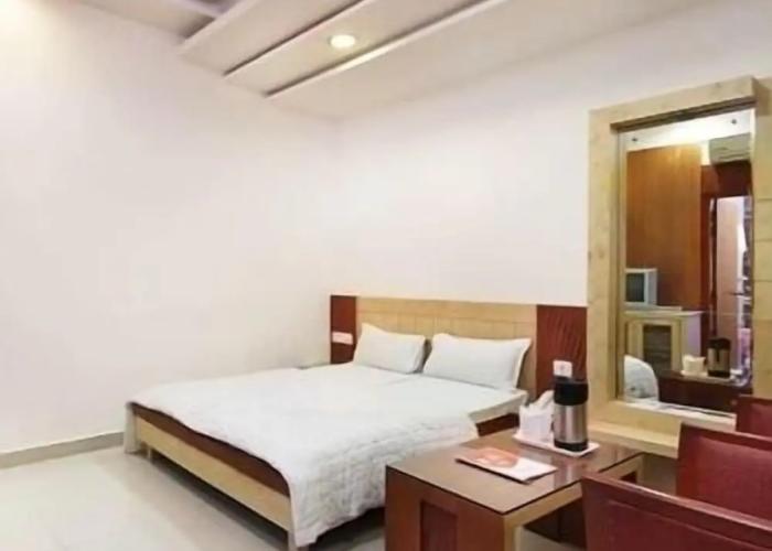Hotel Mandakini Plaza