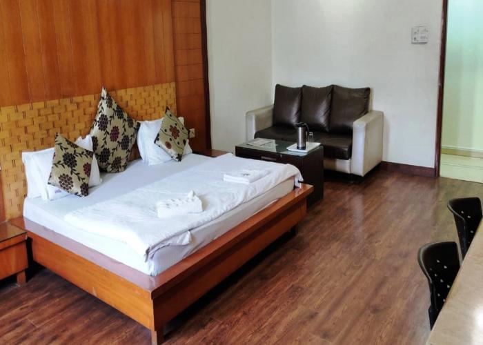 Mandakini Plaza Hotel