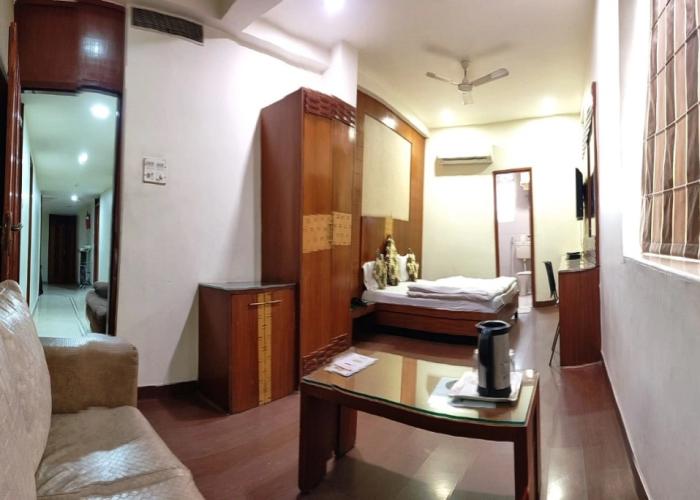 Mandakini Plaza Hotel