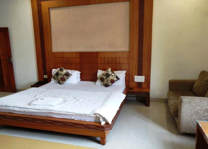 Mandakini Plaza Hotel