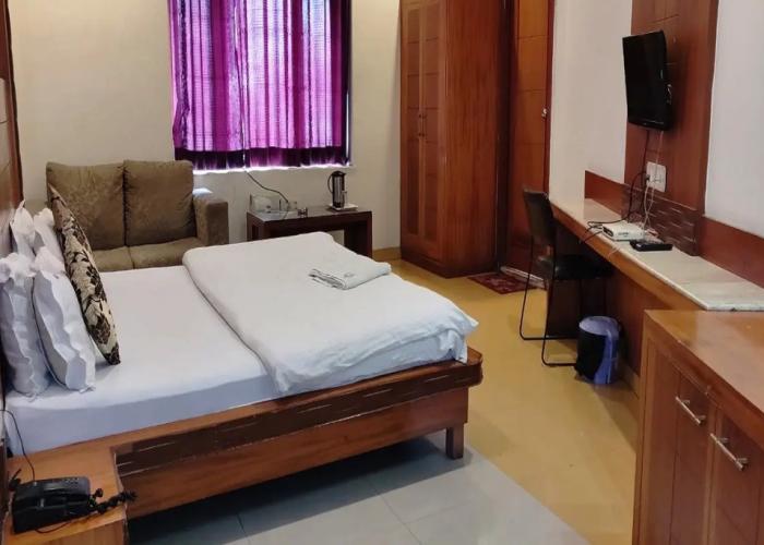 Mandakini Plaza Hotel