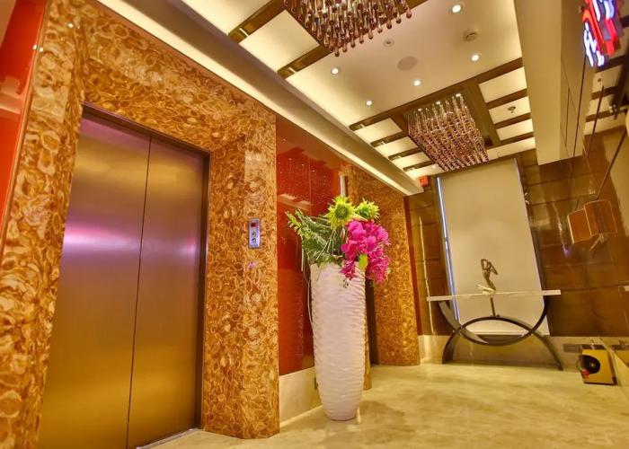 Regenta Central The Crystal