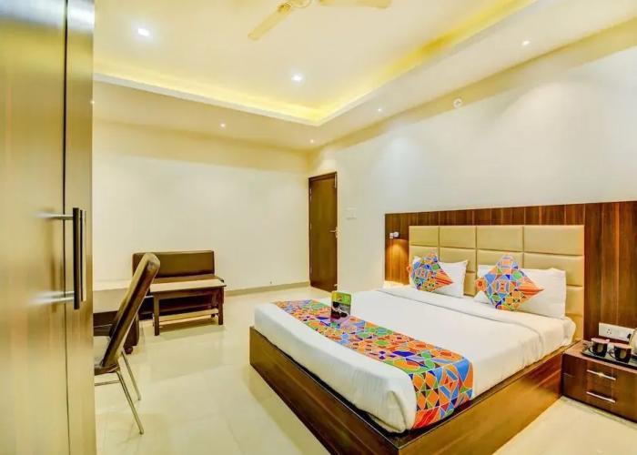 Fabhotel Solitaire Inn