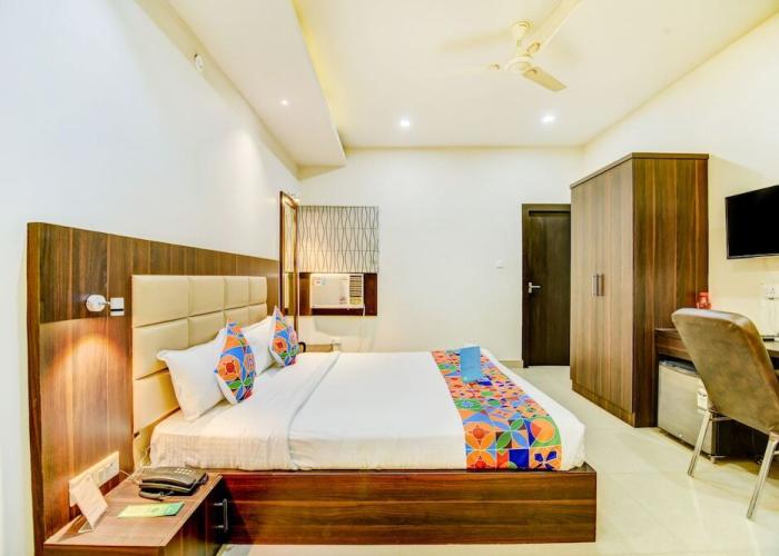 Fabhotel Solitaire Inn