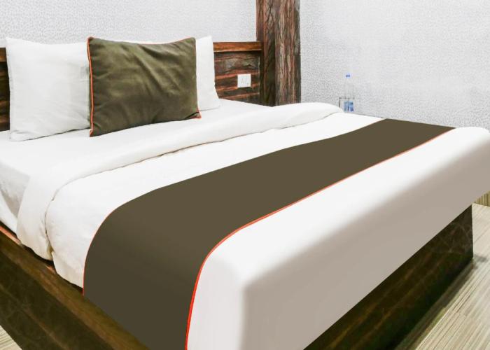 Collection O 79049 The Shubham- Kakadeo