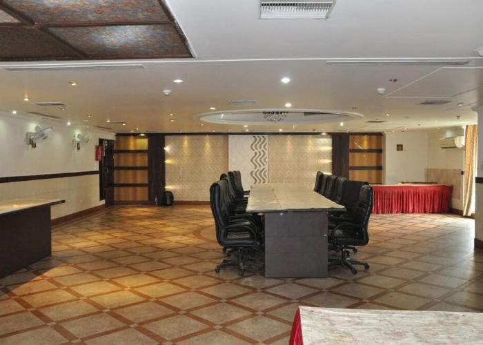 Goroomgo Mandakini Royale Kanpur