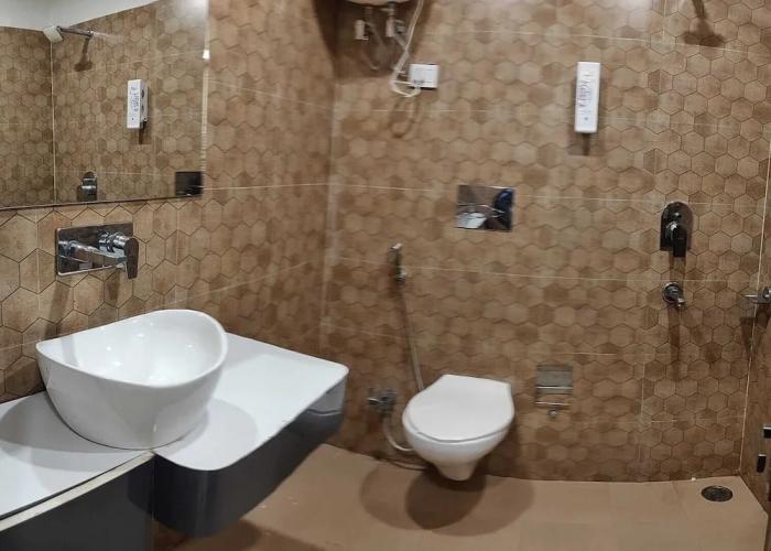 Goroomgo Mandakini Royale Kanpur