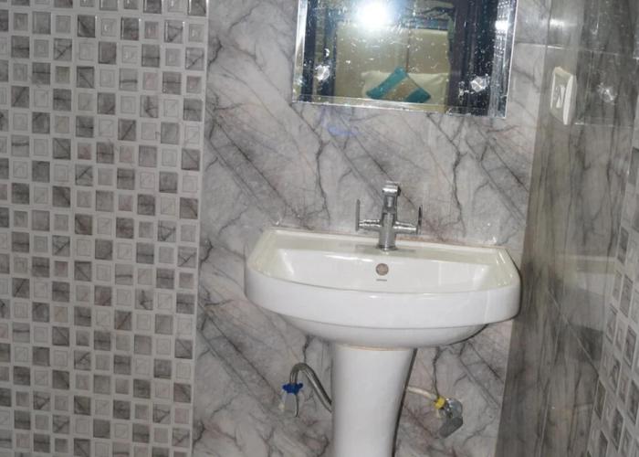 Goroomgo Mandakini Royale Kanpur