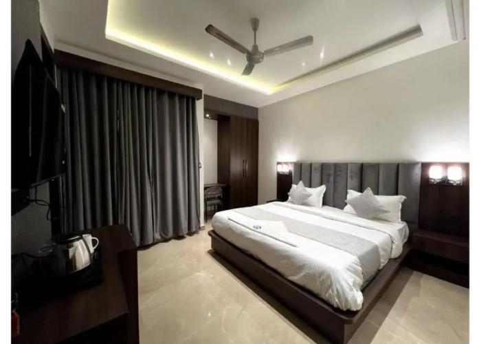 Hotel Majestic Grand By MNG Rooms