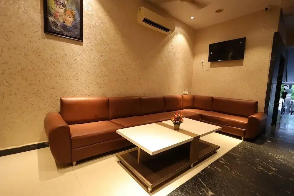 фото Hotel Bhagyaraj Palace Keshavpuram