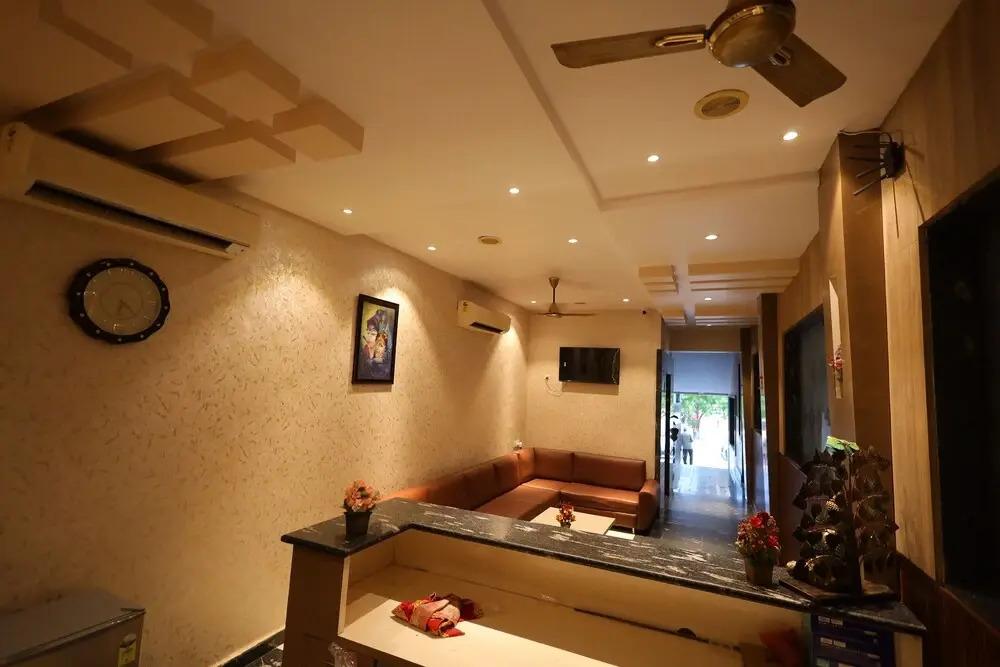 фото Hotel Bhagyaraj Palace Keshavpuram