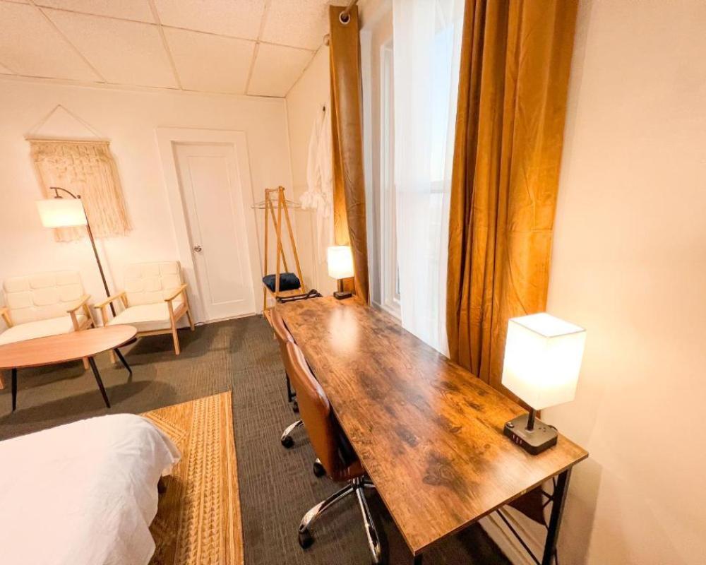 ITH Hermosa Beach Surf Hostel LAX