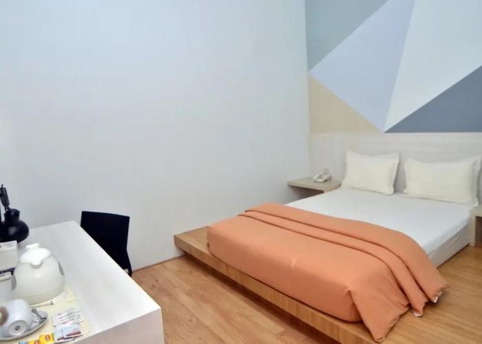 Hip Hope Hotel