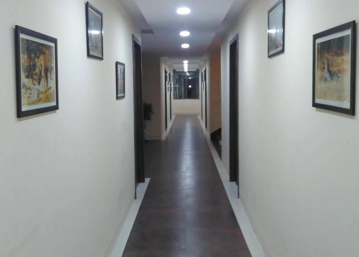 Hotel Flowers Inn