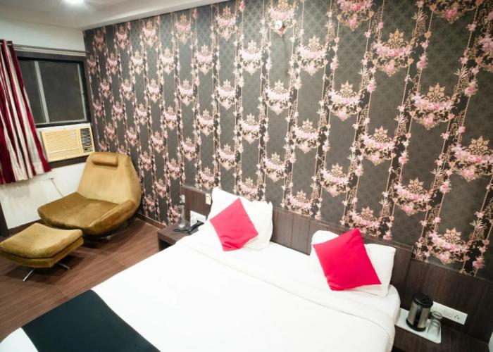 Hotel Flowers Inn