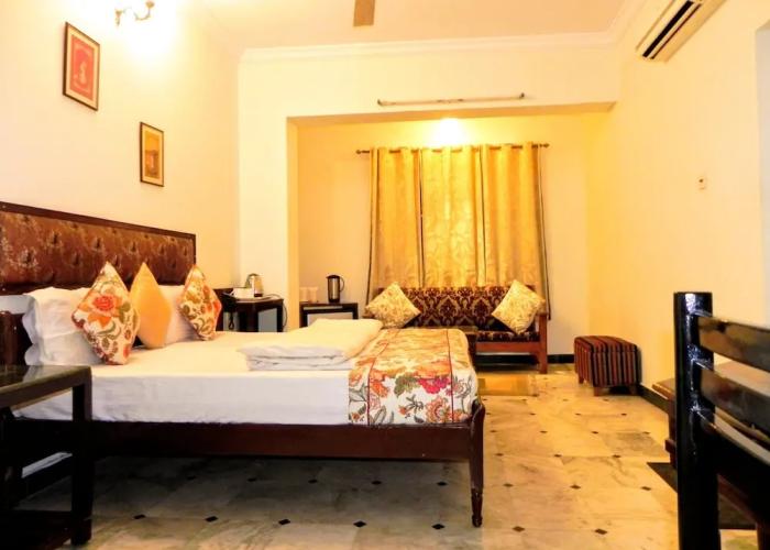 Hotel Kishan Kunj