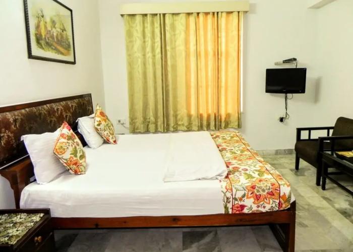 Hotel Kishan Kunj