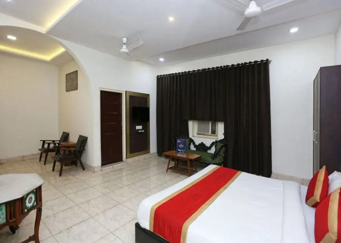 Hotel Navrang
