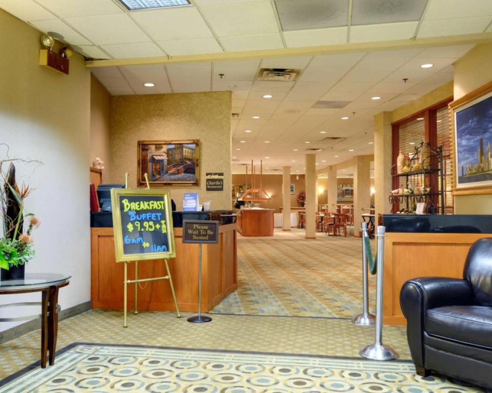 Best Western Plus Chicago Hillside