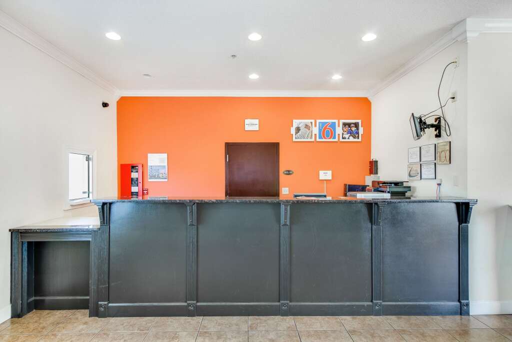 Motel 6 Hinesville, GA