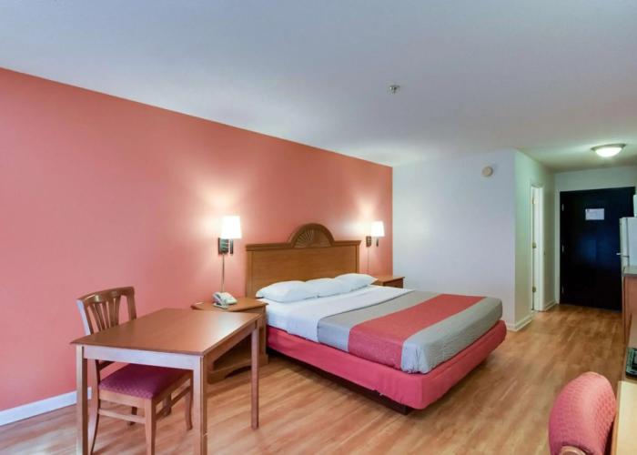 Motel 6 Hinesville, GA