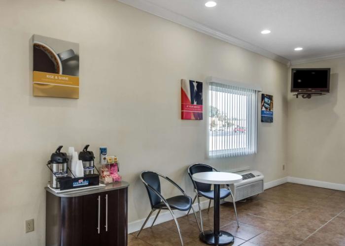 Motel 6 Hinesville, GA