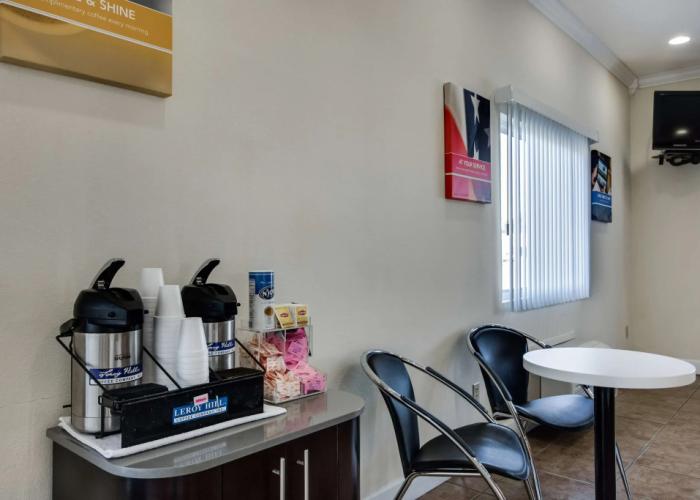 Motel 6 Hinesville, GA