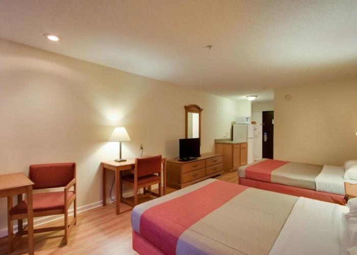 Motel 6 Hinesville, GA