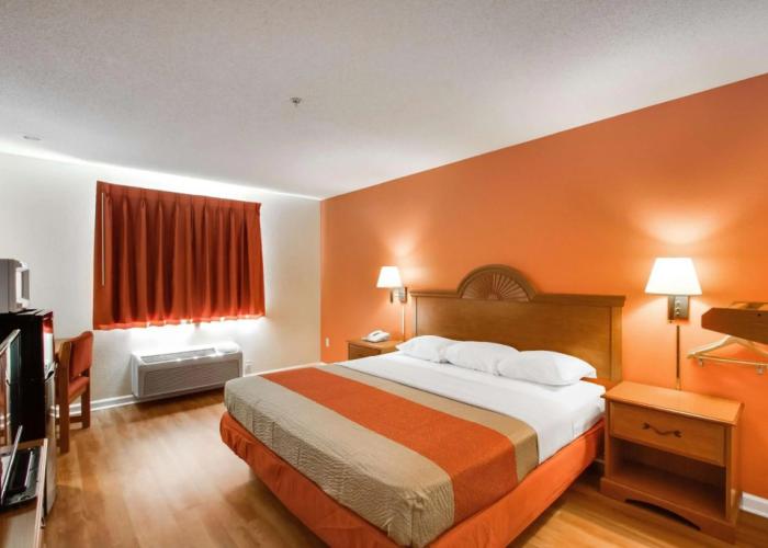 Motel 6 Hinesville, GA