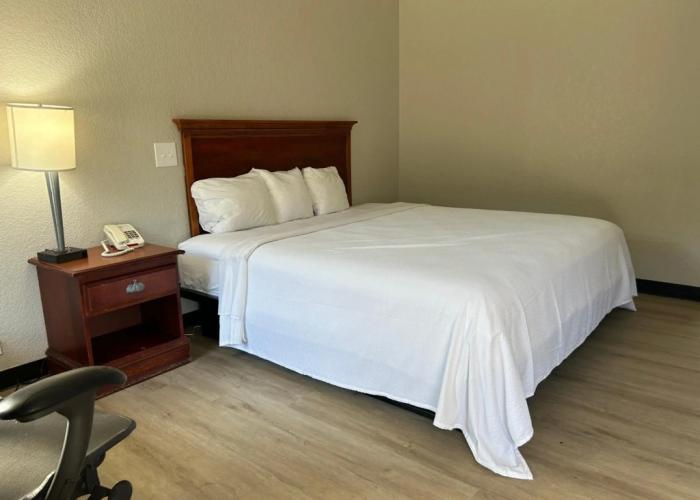 Days Inn by Wyndham Hinesville Near Fort Stewart