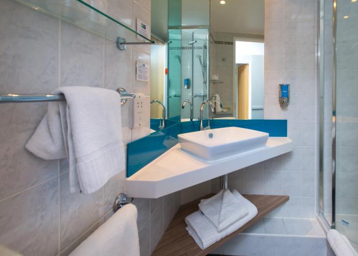 Holiday Inn Express Milton Keynes by IHG