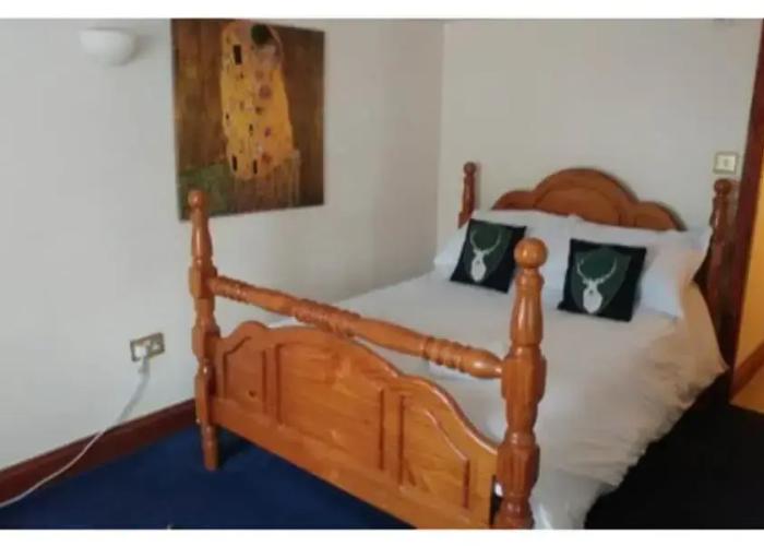 The Three Horseshoes - Inn