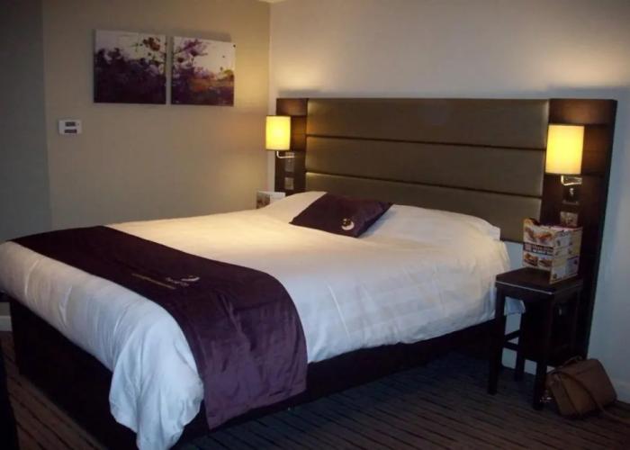 Premier Inn Milton Keynes Sw[furzton Lake]