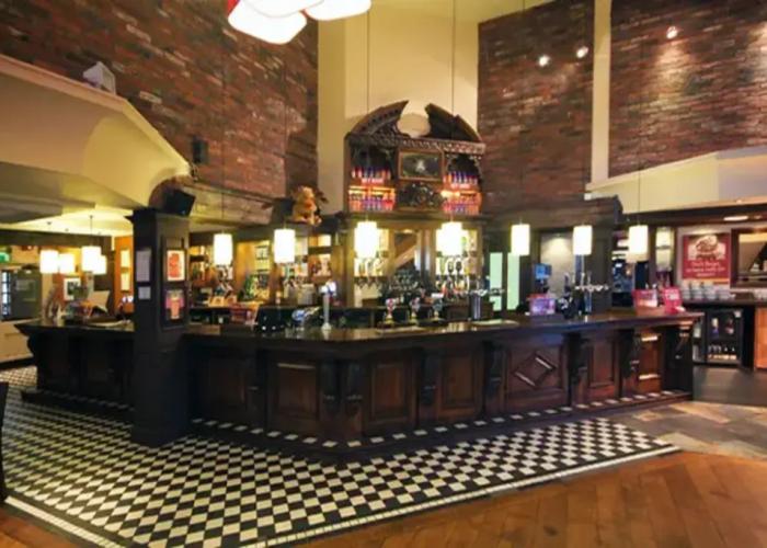 Premier Inn Milton Keynes Sw[furzton Lake]