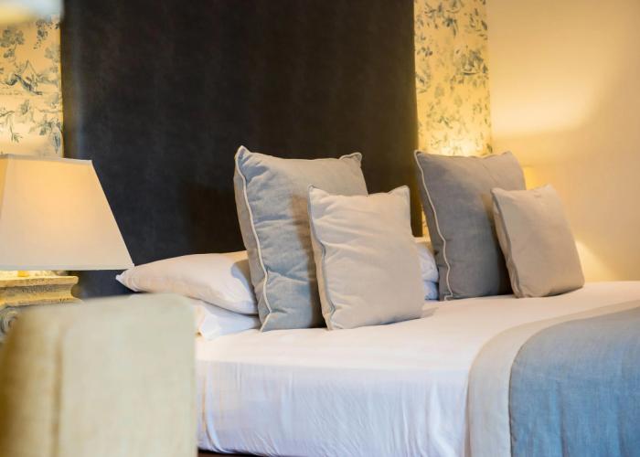 WorldHotels Distinctive Woughton House Hotel