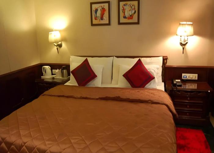 Hotel Diplomat Residency